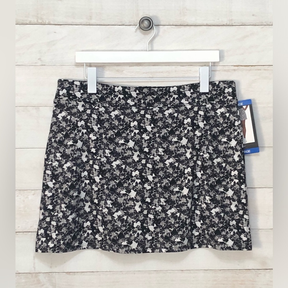 Tranquility by Colorado Clothing Wm's Skort • Sz L • Black Floral • NWT